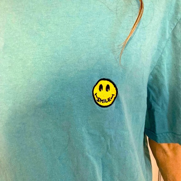 DREW Other - Unisex smiley face t shirt. Embroidered face. Size lg